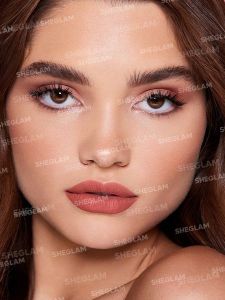 Матова помада SHEGLAM Dynamatte Boom Long Lasting Matte Lipstick - Plot Twist 5660 фото