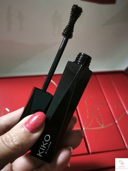 Туш для вій з ефектом об'єму KIKO Milano Mascara Effet Volume 000101-21 фото