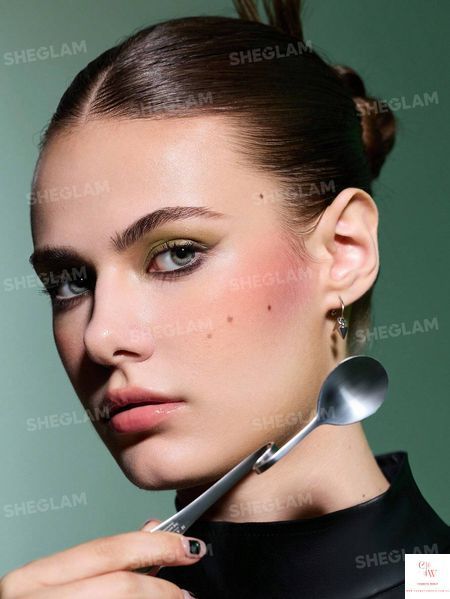 Набор косметики The Matrix Resurrections SHEGLAM Full Collection Set 5840 фото