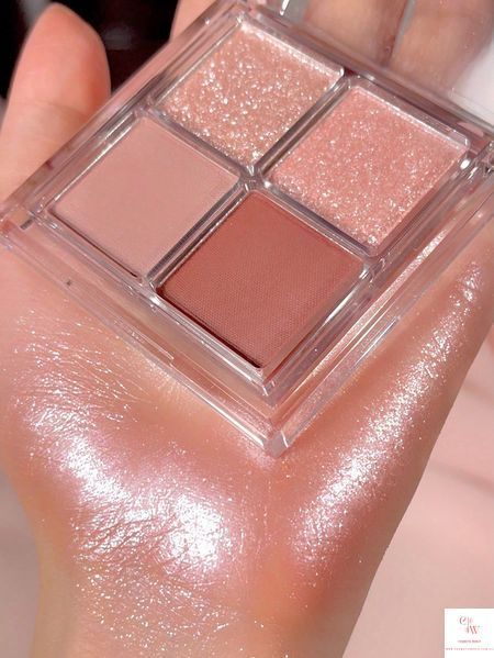 Палетка теней для век SHEGLAM Cosmic Crystal Eyeshadow Quad - Spellbound 6181 фото