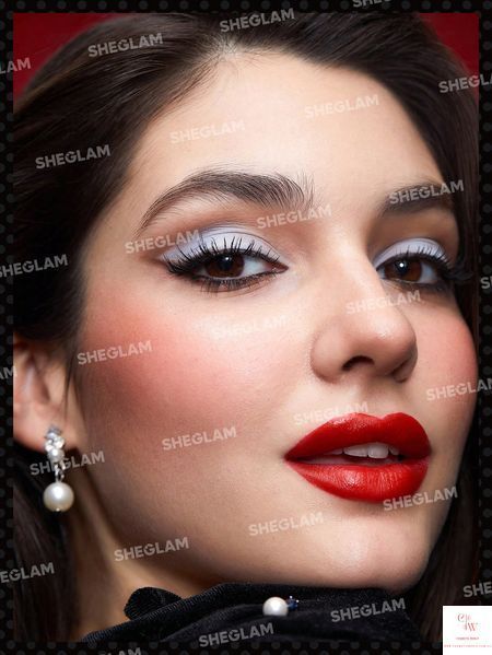 Палетка для лица и глаз Marilyn Monroe X SHEGLAM Day Dreamer Face & Eye Palette 5609 фото