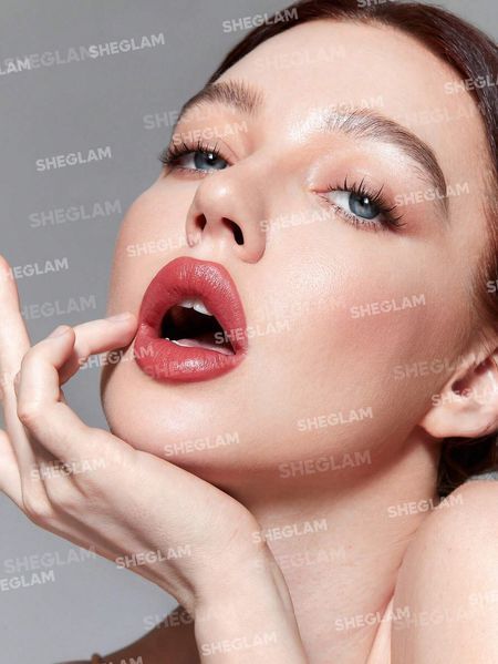 Помада-карандаш SHEGLAM Just Kissed Lipstick Crayon - Red Velvet 5674 фото