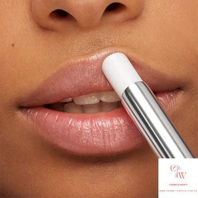 Увлажняющий бальзам для губ с эффектом объема Kiko Milano Lip Volume Stylo Lip Balm 02 Transparent 000086 фото