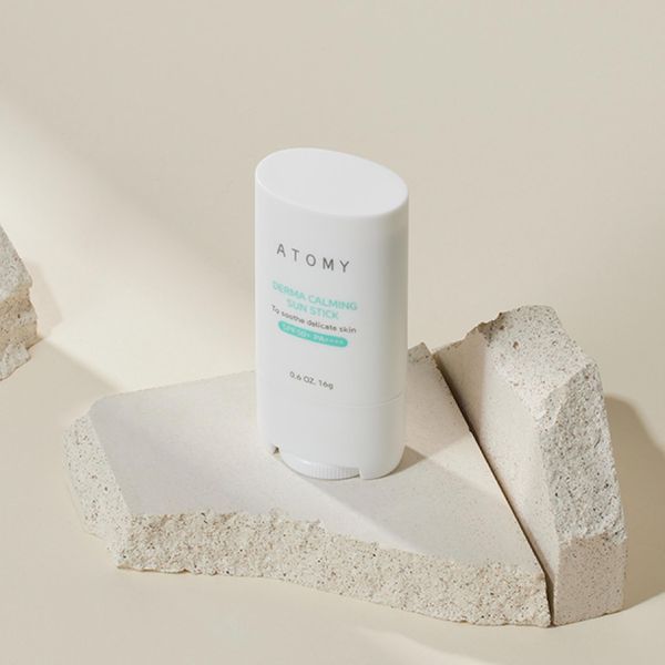 Солнцезащитный стик SPF50+/PA++++16г Atomy Derma Calming Sunstick 000286 фото